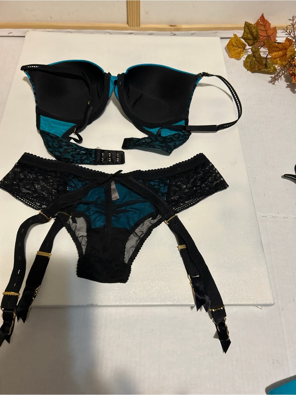 Victoria's Secret Teal and Black Lace Push-Up Bra with Garter Panty Set - Picture 3 of 6